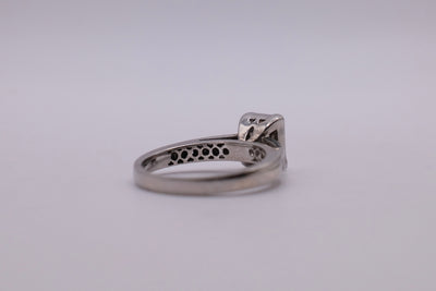 18ct Diamond ring