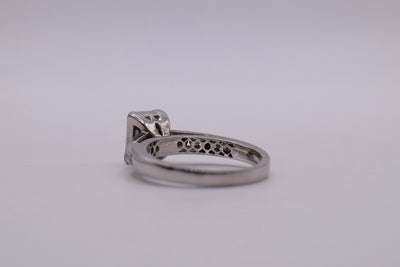 18ct Diamond ring