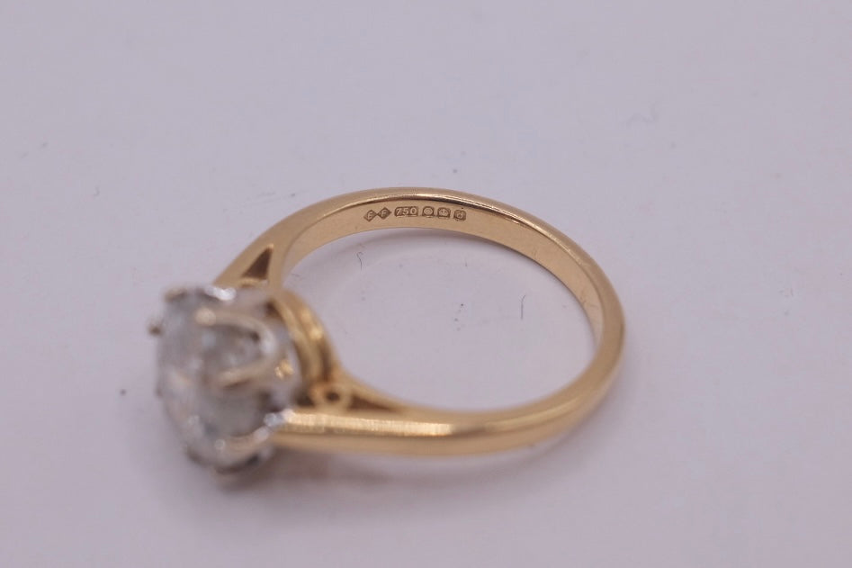 18ct Diamond Ring