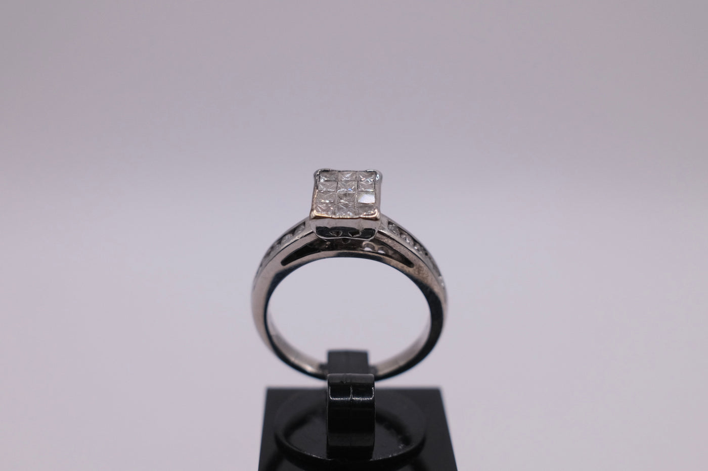 18ct Diamond ring