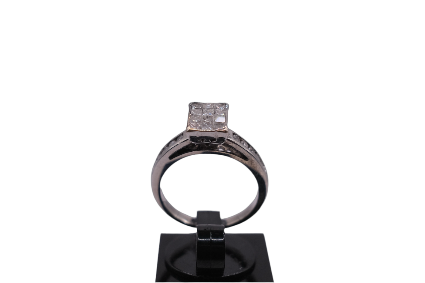 18ct Diamond ring