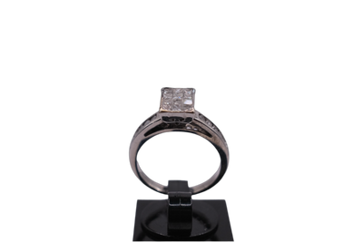 18ct Diamond ring