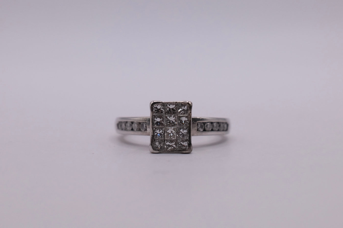 18ct Diamond ring