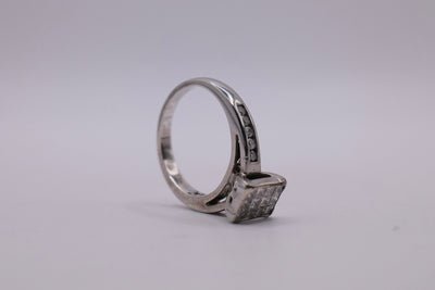 18ct Diamond ring